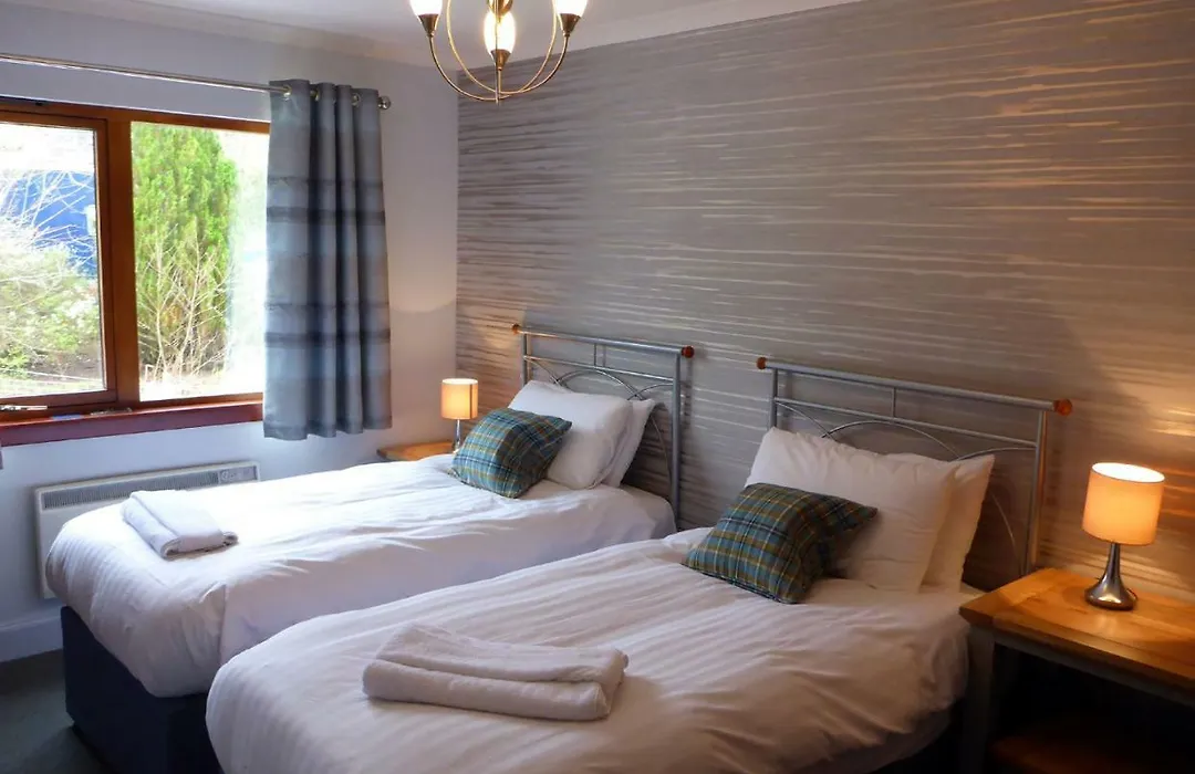 Holly Tree Cottage-1
